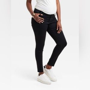 Maternity black jeans in like new condition, size 8
